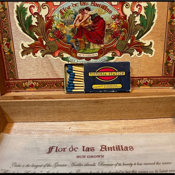 Vintage Cigar Box Purse w/Vintage matches - Picture 7 of 7